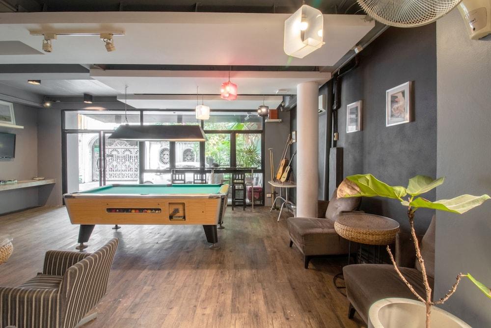 Cheqinn Hostel - Sukhumvit 4 Nana Plaza Bangkok Exterior photo